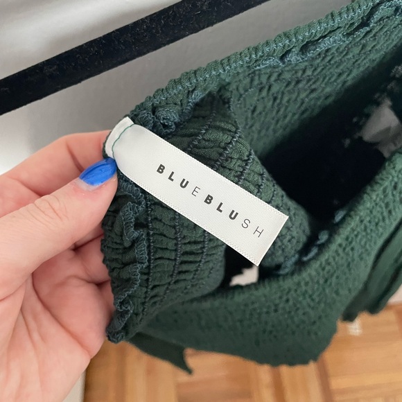 NWT Blue Blush off the shoulder top - Picture 4 of 4